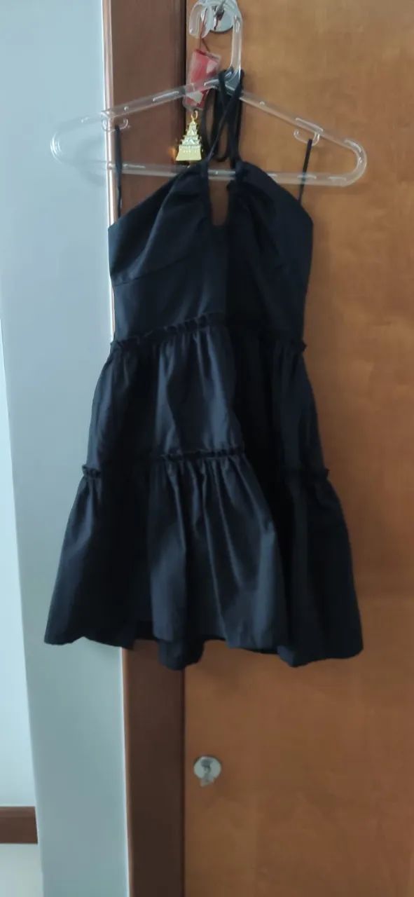 Vestido preto curto