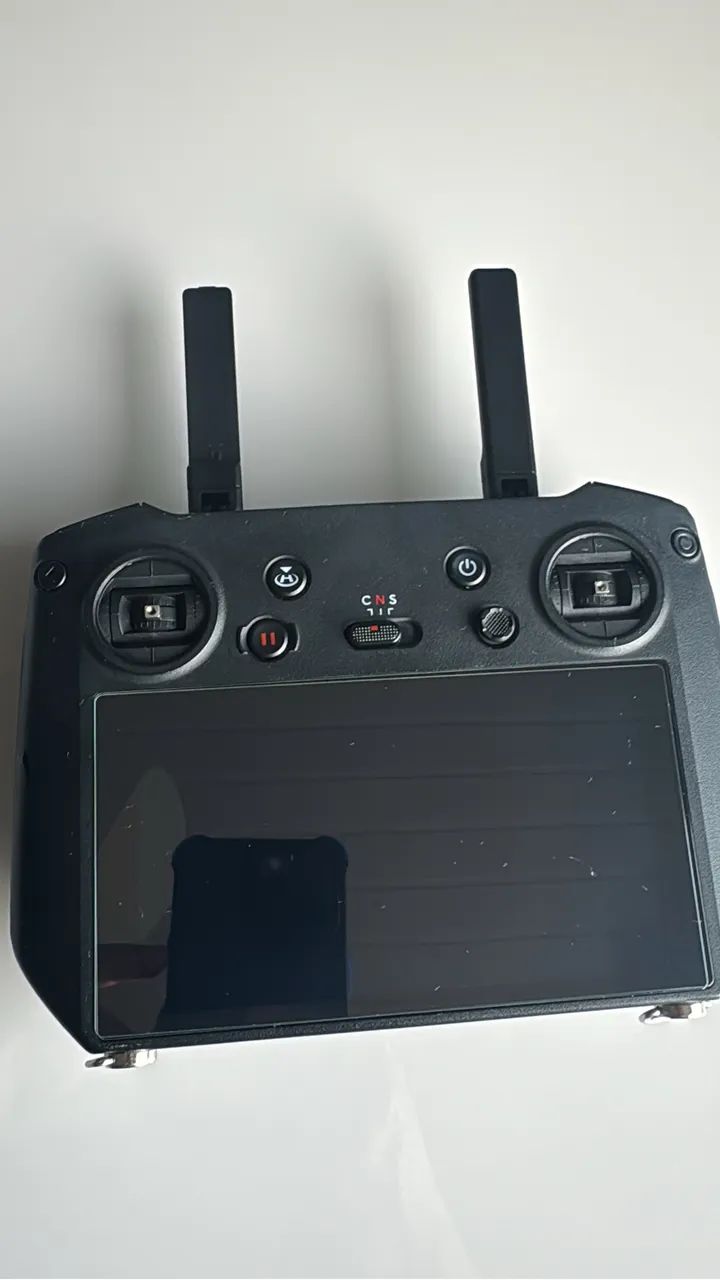 Controle Dji RM 500 saída HDMI