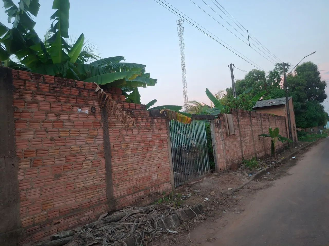 Vendo 3 terrenos com 1 pavilhão de apartamentos. - Foto 2