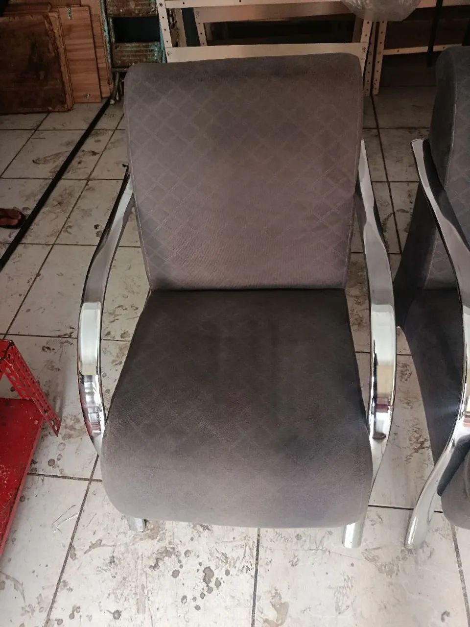 2 Poltrona cinza em ótimo estado  - Foto 4