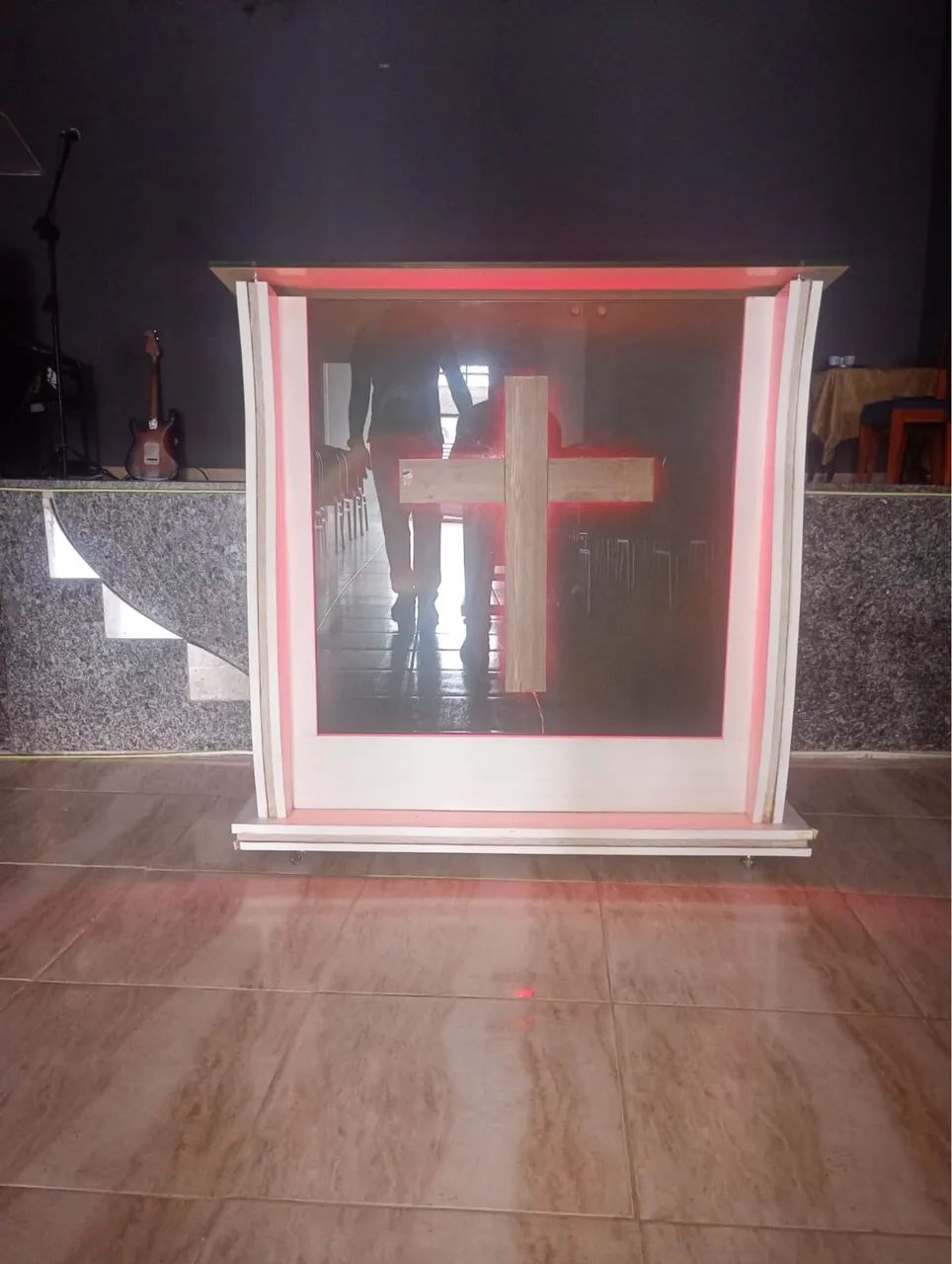 Vendo pulpito de Mdf com led - Foto 2