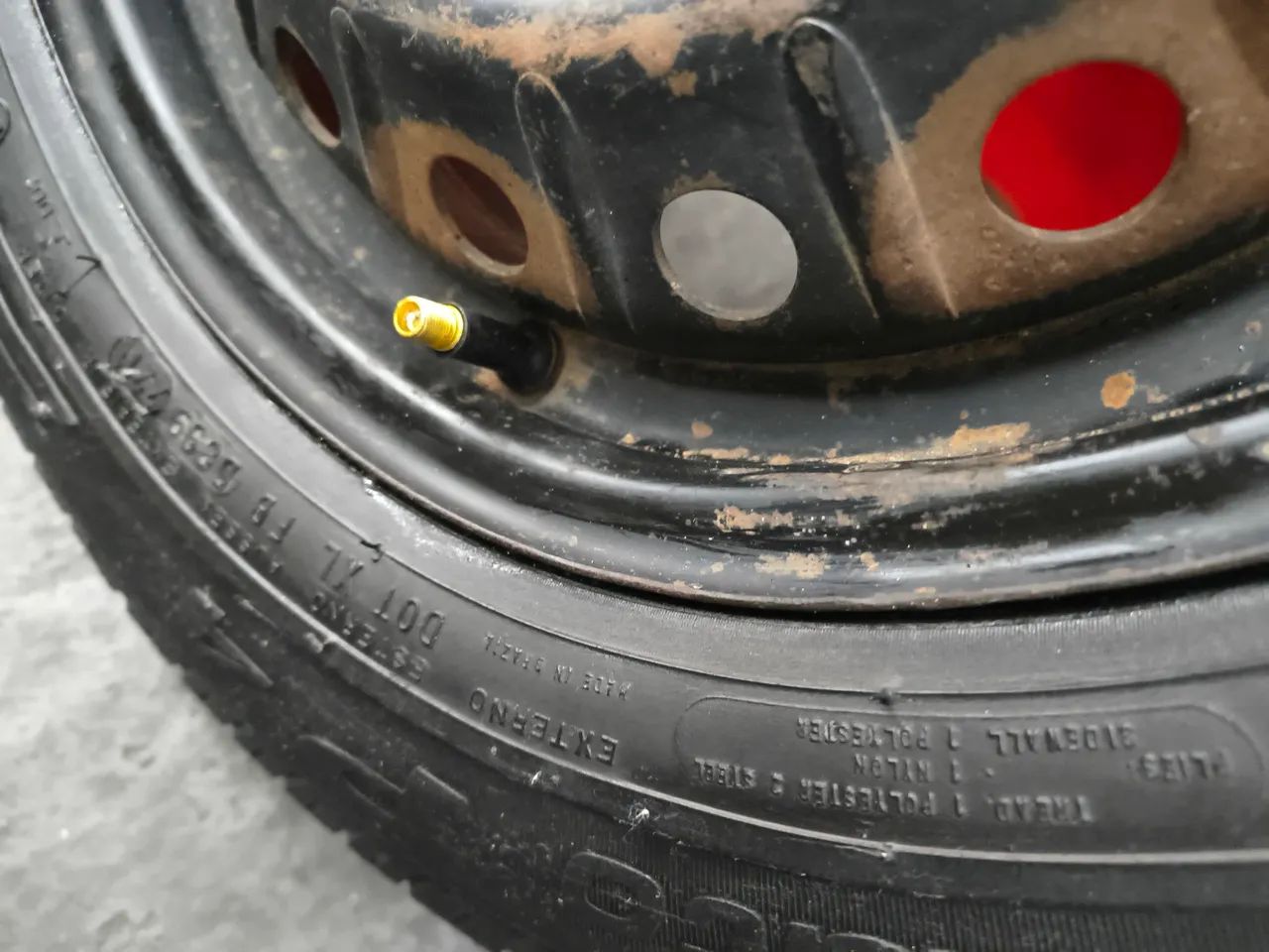 Roda Fiat uno com pneu  - Foto 5