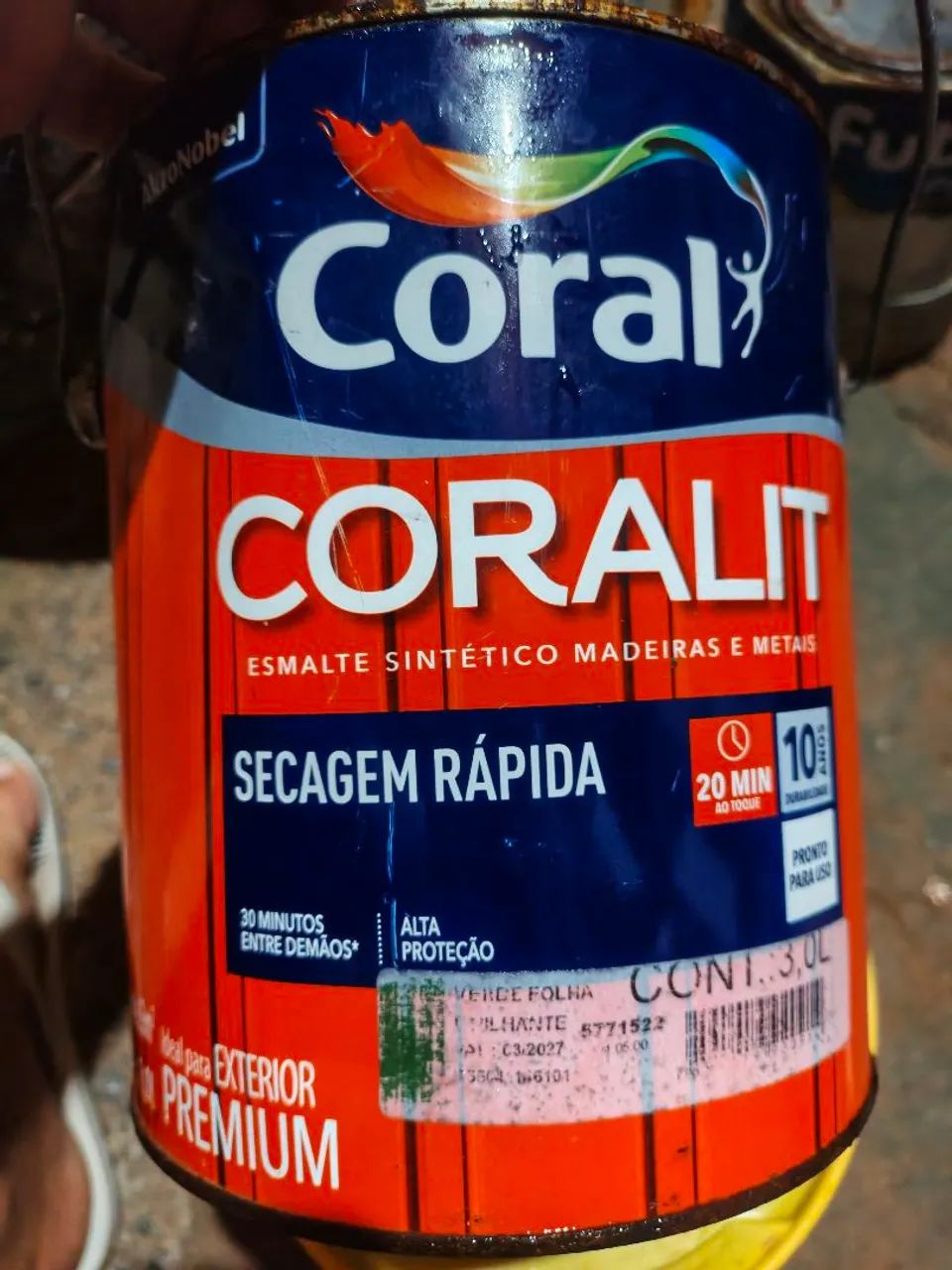 Tinta esmalte coral verde folha