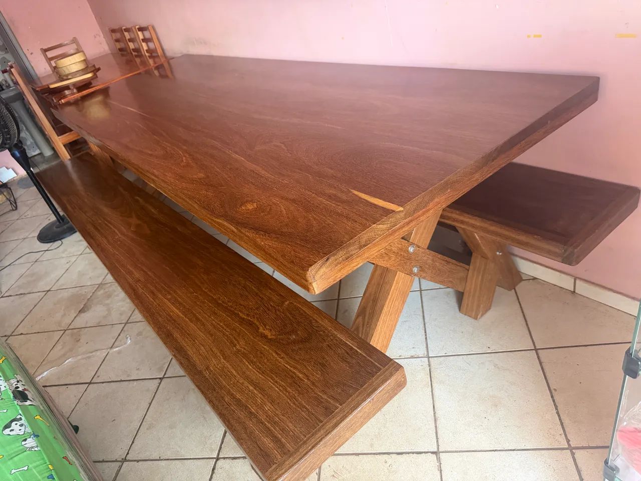 Mesa grande com dois bancos 3.00 de comprimento 