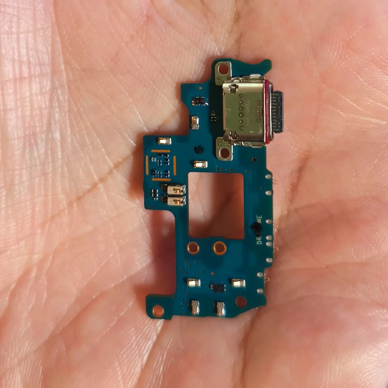 Placa Conector de Carga Galaxy S23 FE Original Samsung Retirada Semi Nova - Foto 4