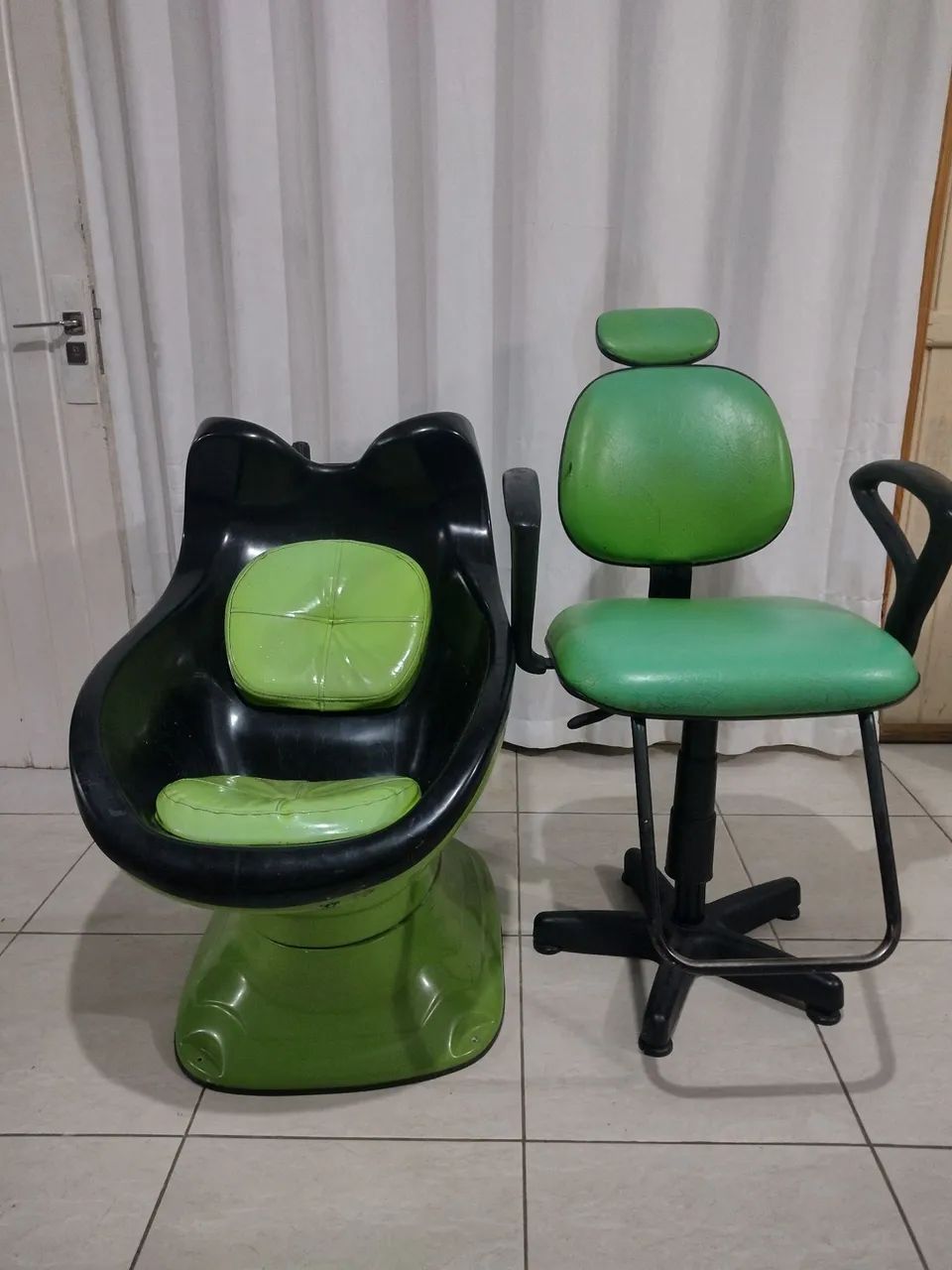 Lavatório e cadeira de salão 