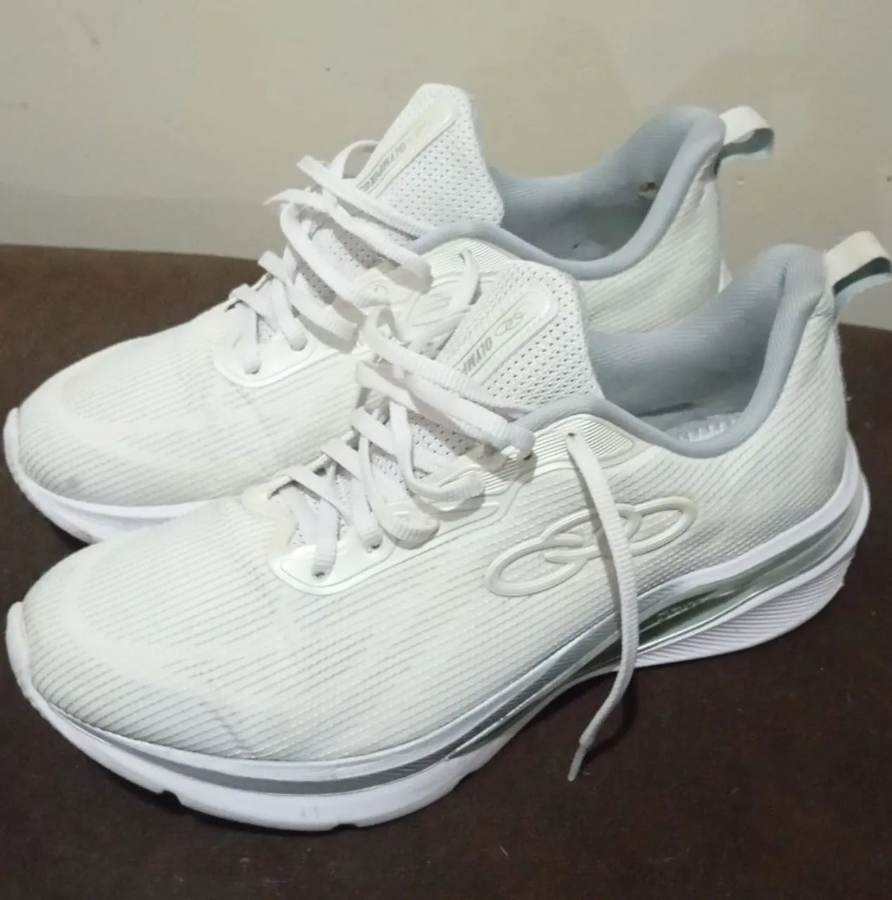 Vendo 3 pares de tênis 40, 42 e 44. - Foto 3