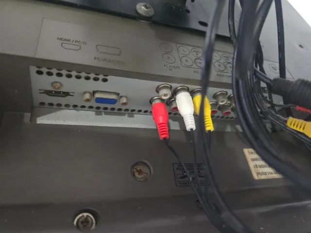 Televisão Phillips 25 polegadas de instalação em parede. Ano de fabricação 2004. - Foto 5