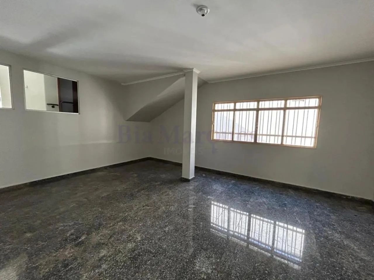 Imovel comercial com 4 salas e 4 banheiros à Venda, 298 m² - Foto 2