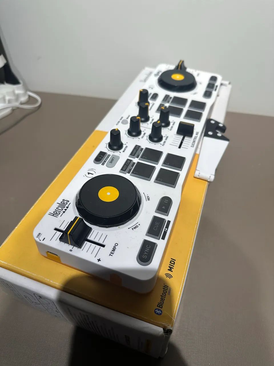 Controladora Hercules DJ control mix - original  - Foto 4