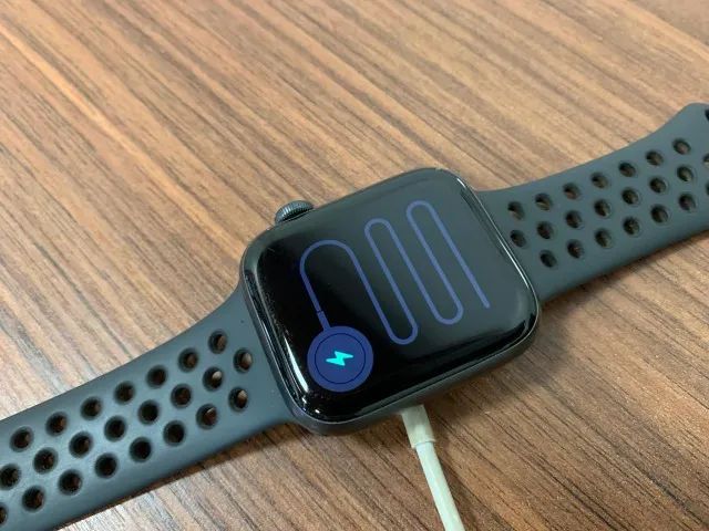 Apple Watch SE (1ª geração) de 44 mm com conectividade GPS + Celular - Foto 3