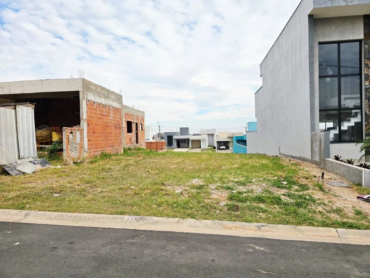 TERRENO DE 262,50 M² - CONDOMÍNIO MONTERREY - MONTE MOR