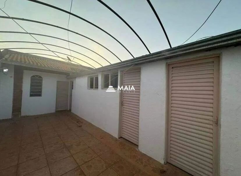 Casa comercial no Parque das Américas