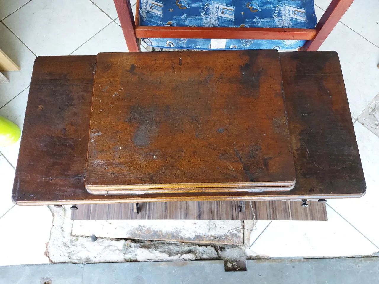 Máquina de costura antiga - Foto 2