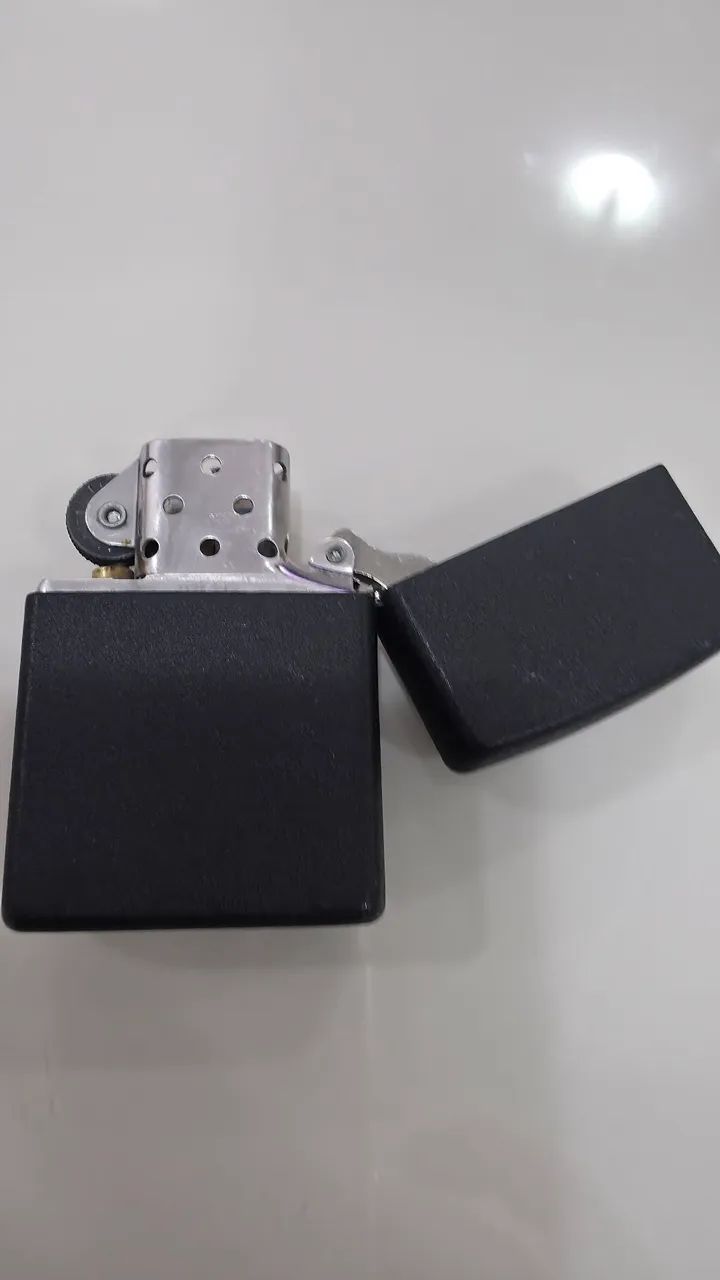 Isqueiro Zippo 362 Black Crackle® Brass Emblem - Original  - Foto 5