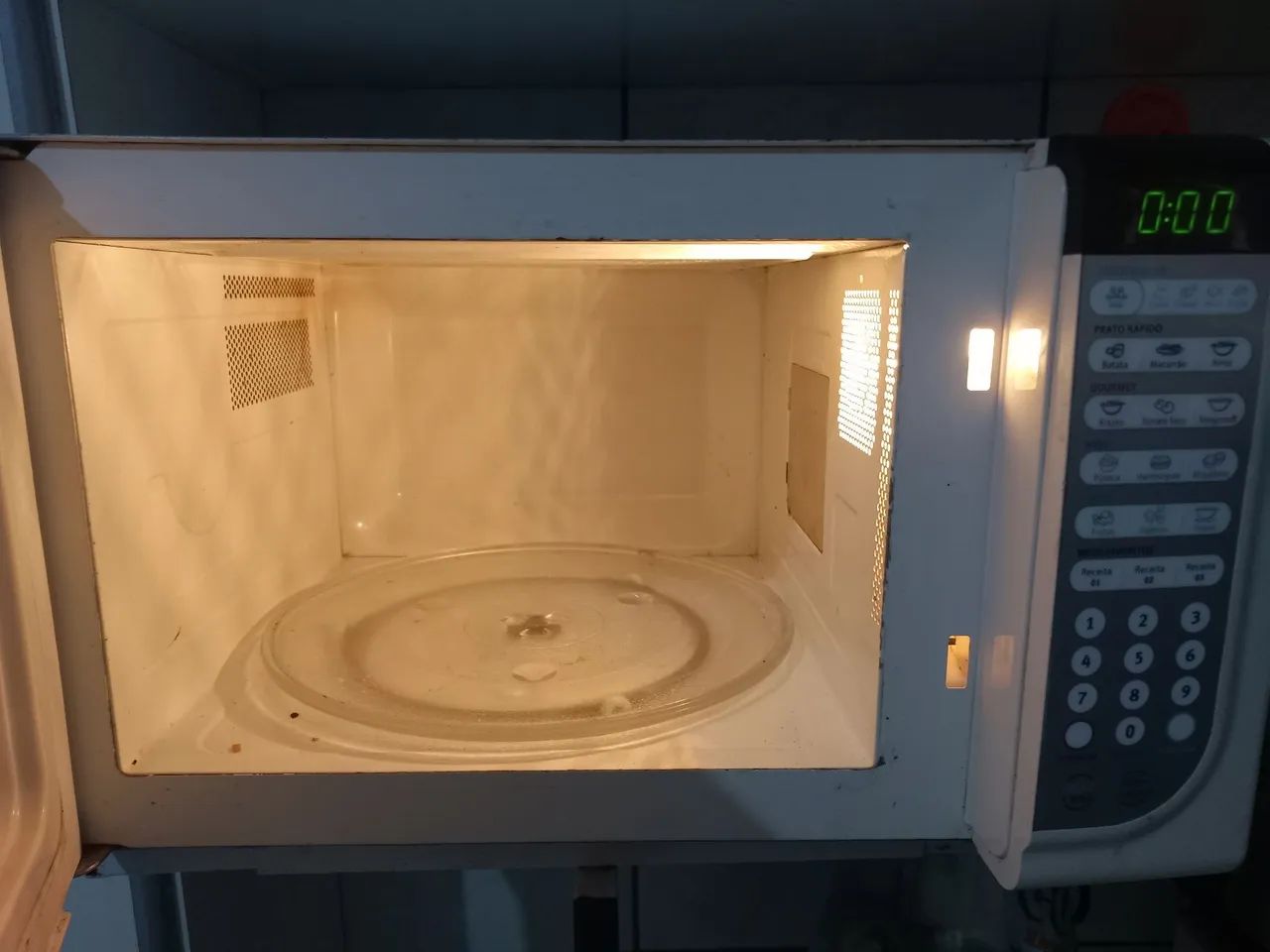 Microondas  eletrolux 31litros - Foto 2