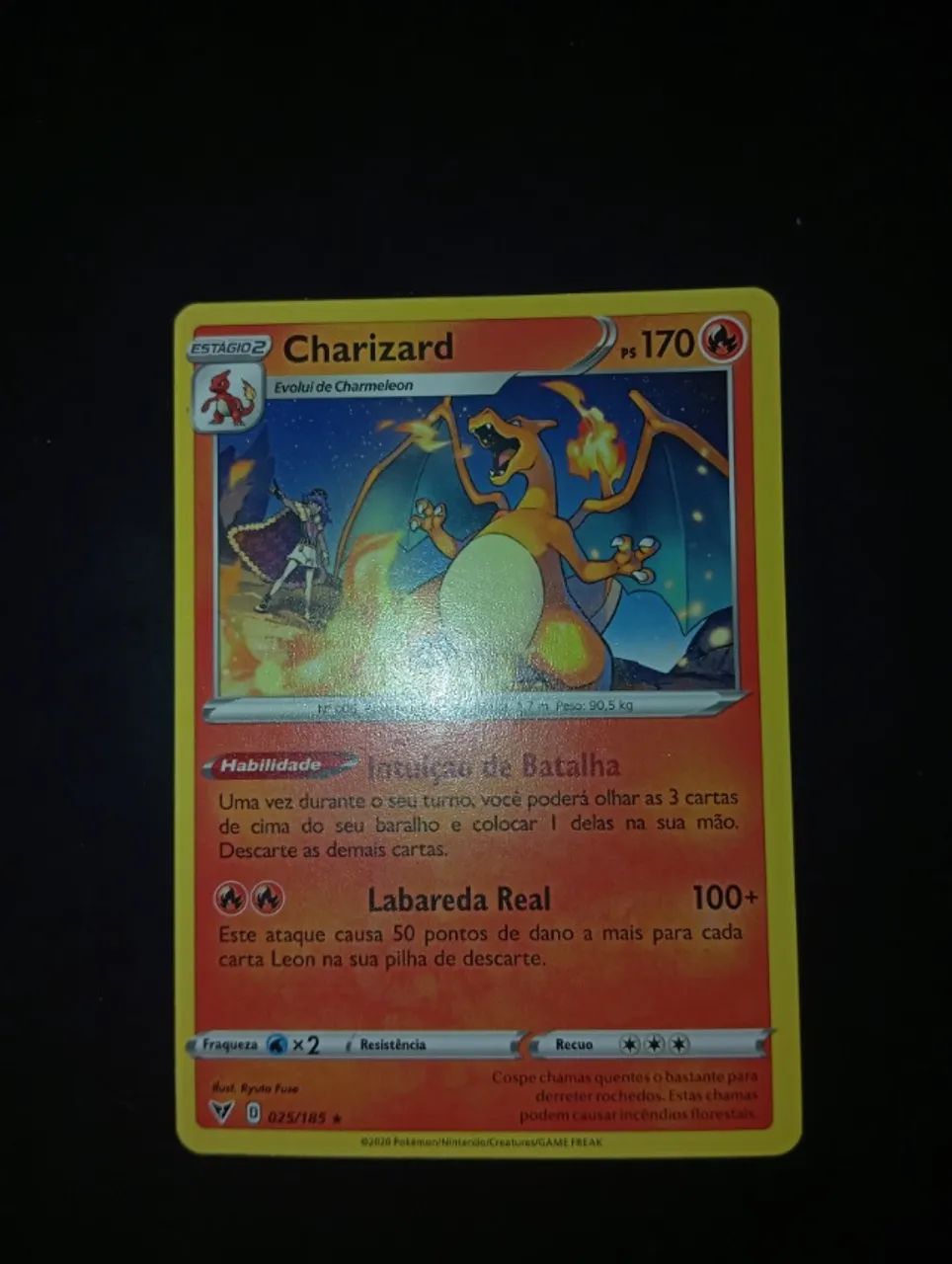 Carta Charizard Voltagem Vívida 025/185 - Usado