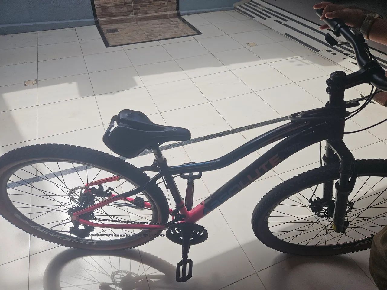 Esrou vendendo essa bicicleta  - Foto 2