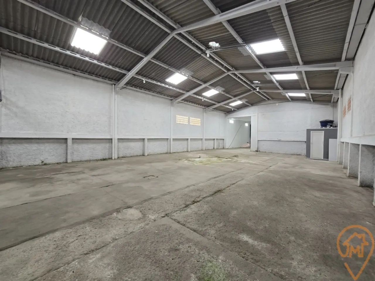 TERRENO 618m² | BARRACÃO COM 300m² + SOBRADO RESIDENCIAL COM 240m² | BOQUEIRÃO - Foto 2