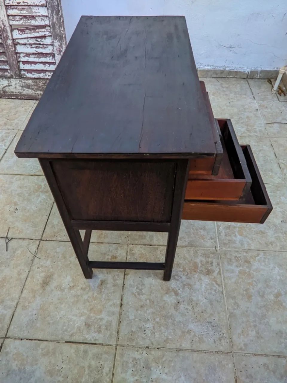 Escrivaninha/mesa antiga madeira - Foto 2