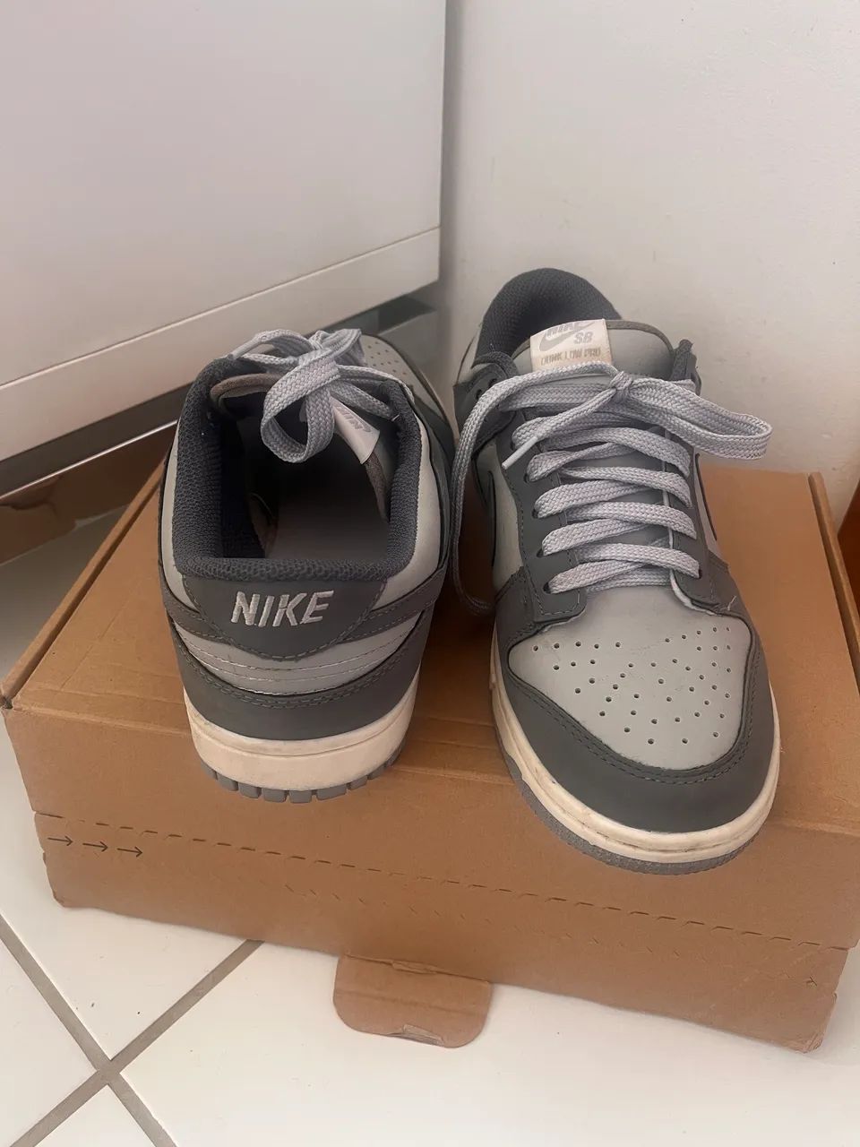 Tênis Nike Dunk Low cinza original 40 - Foto 2