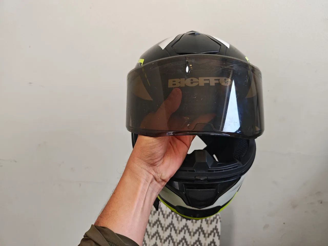 Capacete Bieffe n 60 com Bluetooth e microfone integrado R$ 530,00 - Foto 3