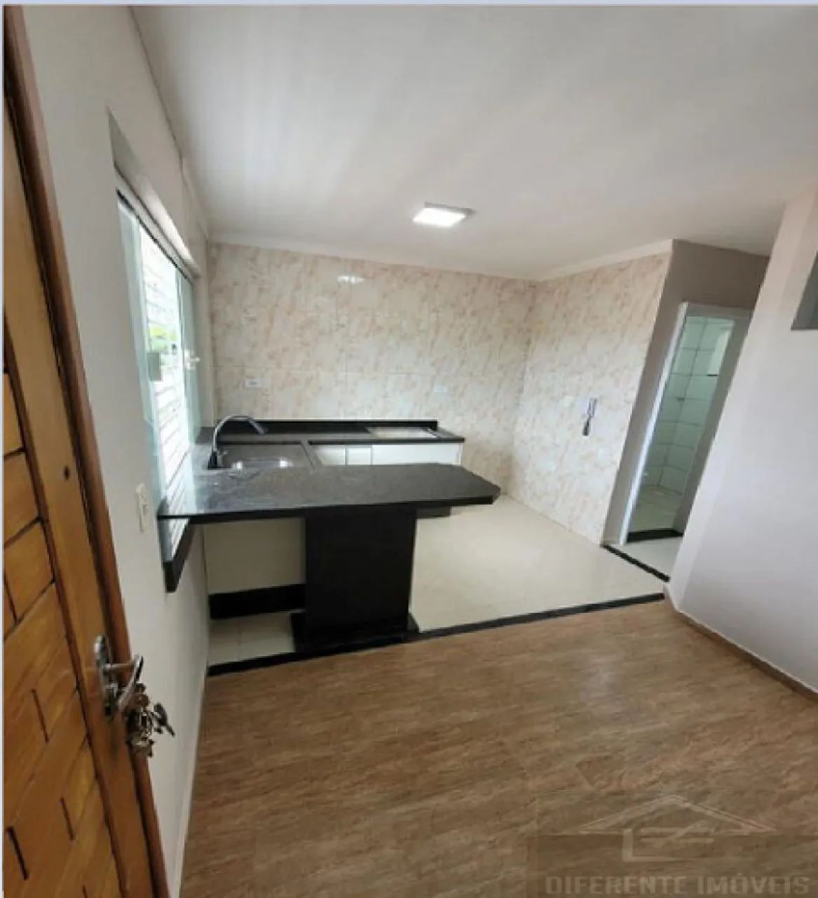 Apartamento reformado com 2 dormitórios uma vaga - Foto 4