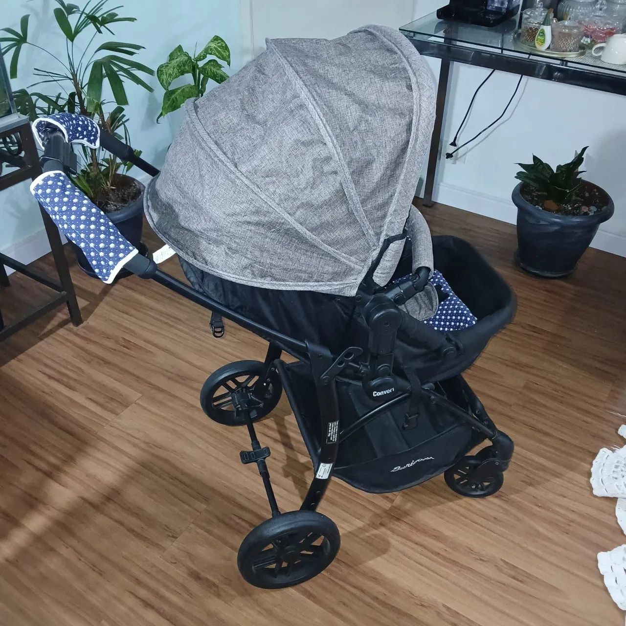 Carrinho de bebê e Bebê Conforto com banheira e suporte  - Foto 3