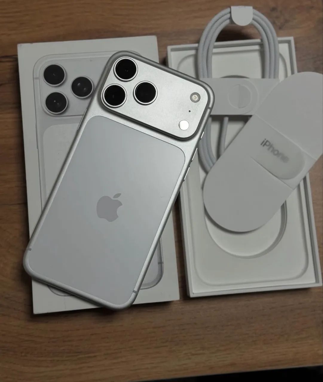 iPhone 17 pro Max silver/prata estado de zero  - Foto 4