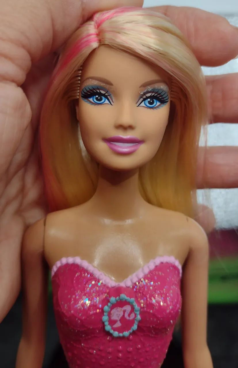 Barbie Ex-sereia Incompleta - Foto 3