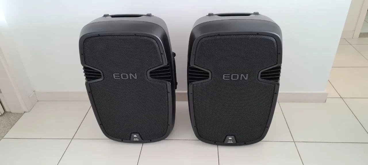 JBL eon 515 XT  - par