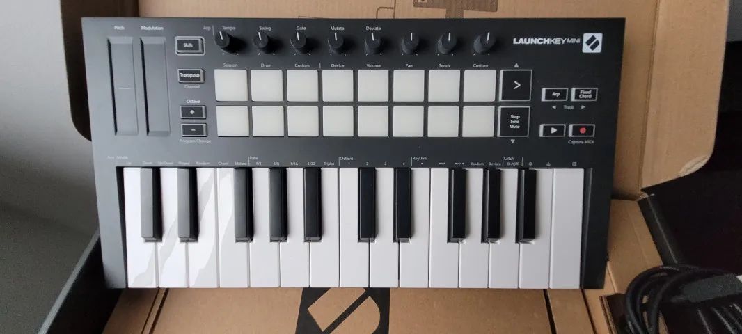 Novation Launchkey Mini MK3 - Foto 2