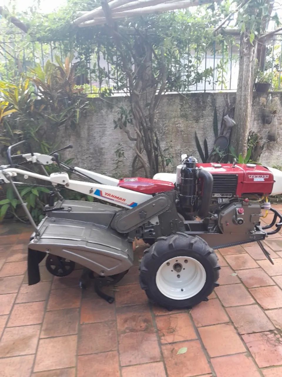 Micro trator yanmar TC11