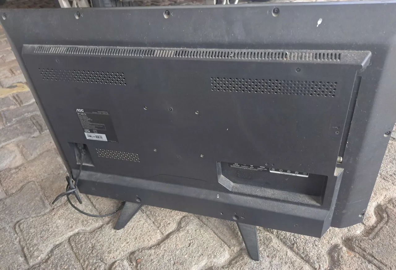 Vendo um tv 32 Polegadas Tcl - Foto 2