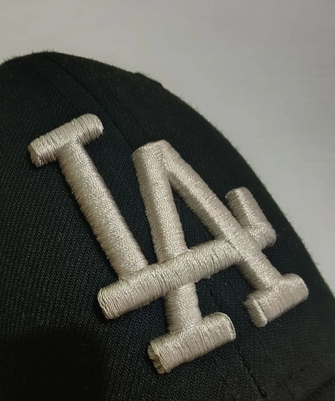 Boné New Era 39thirty Los Angeles Dodgers Preto, original  - Foto 4