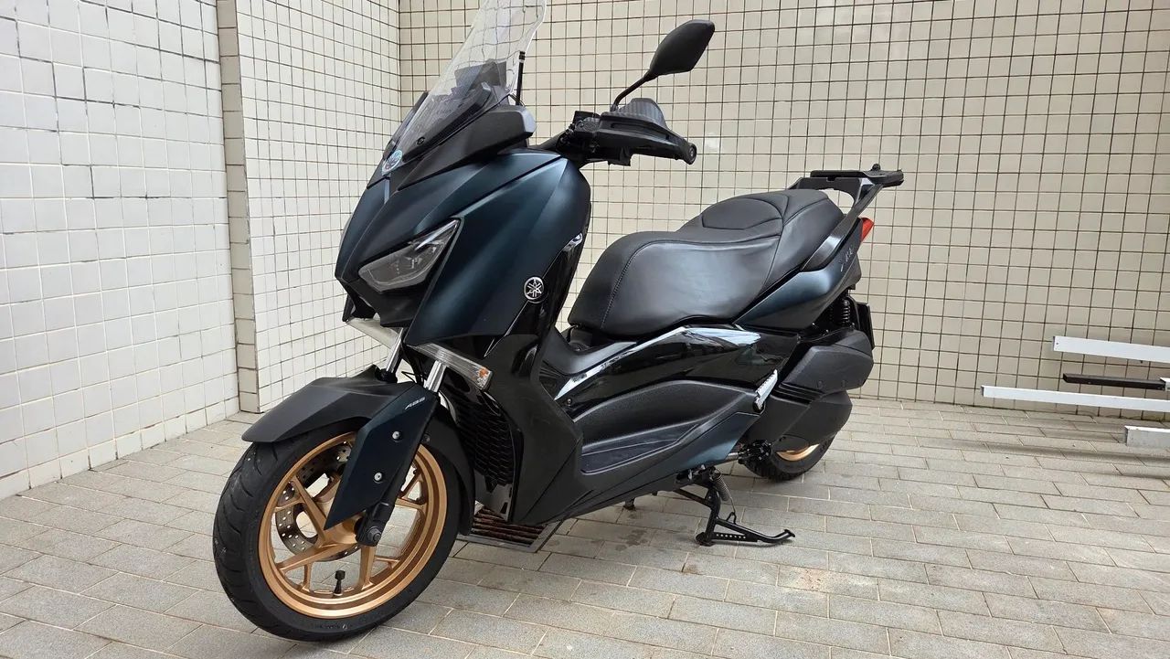XMAX 250 com vários acessórios  - Foto 4