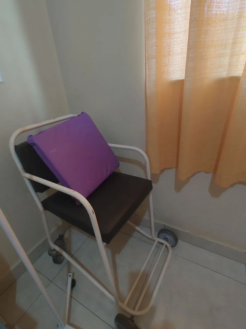 Cama para pessoas acamada, cadeira de banho  - Foto 2