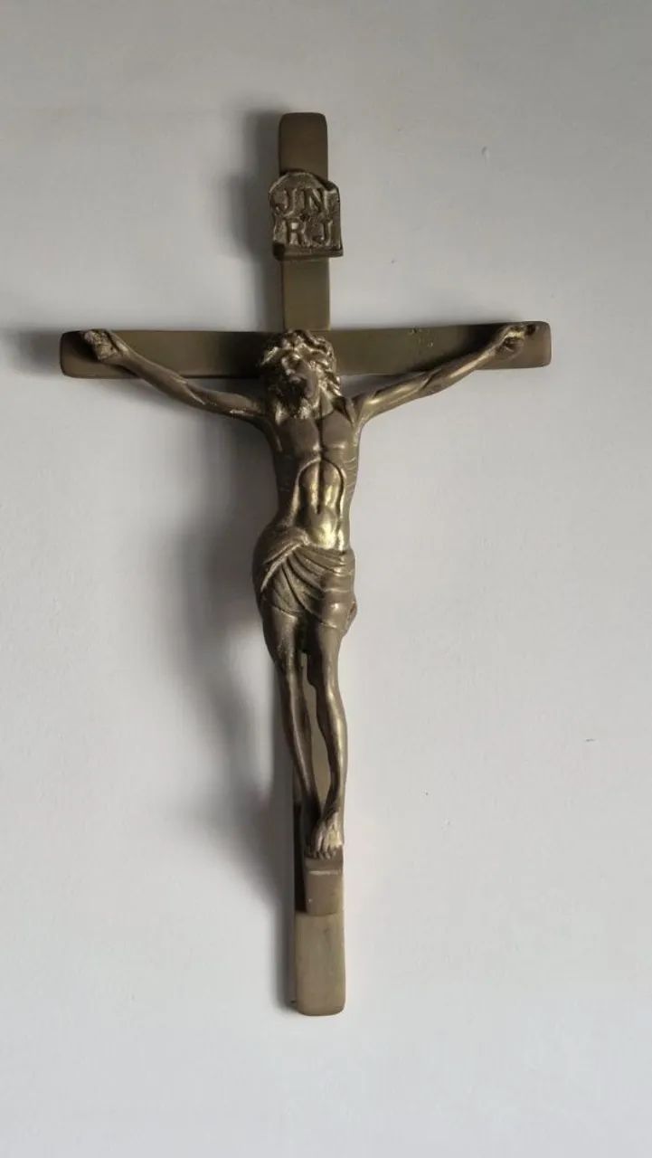 Crucifixo antigo em bronze