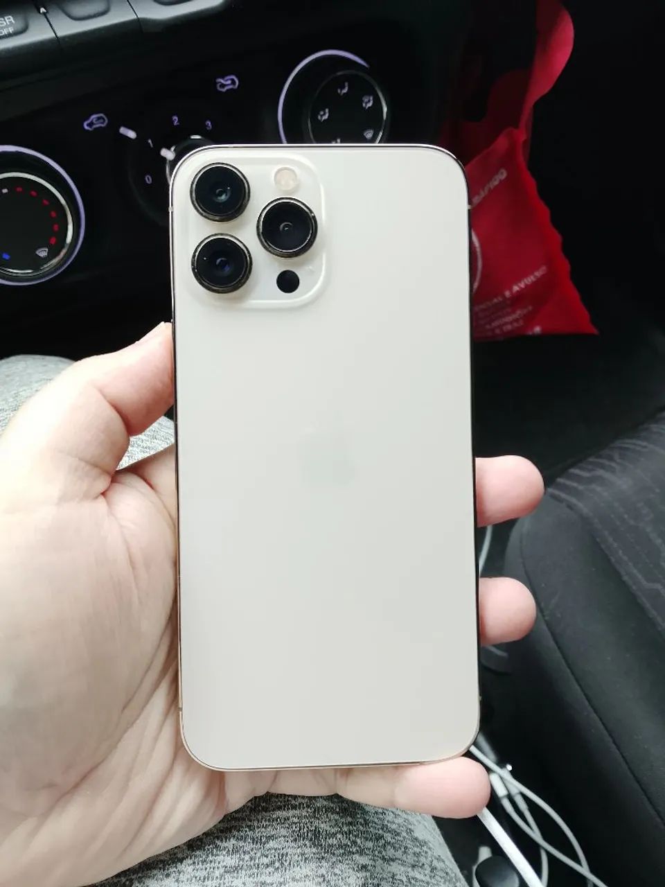 Iphone 13 pro max dourado - Foto 4