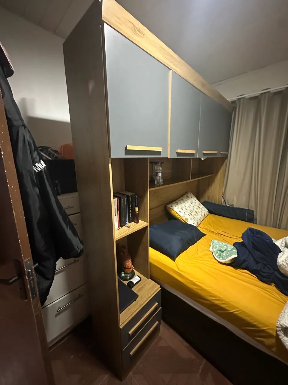 Guarda roupa modulado cinza 