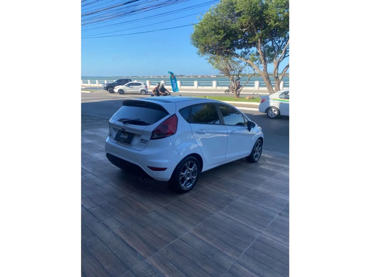 Ford Fiesta 1.6 SE Hatch 16V Flex 4P Powershift 2016 - Foto 4