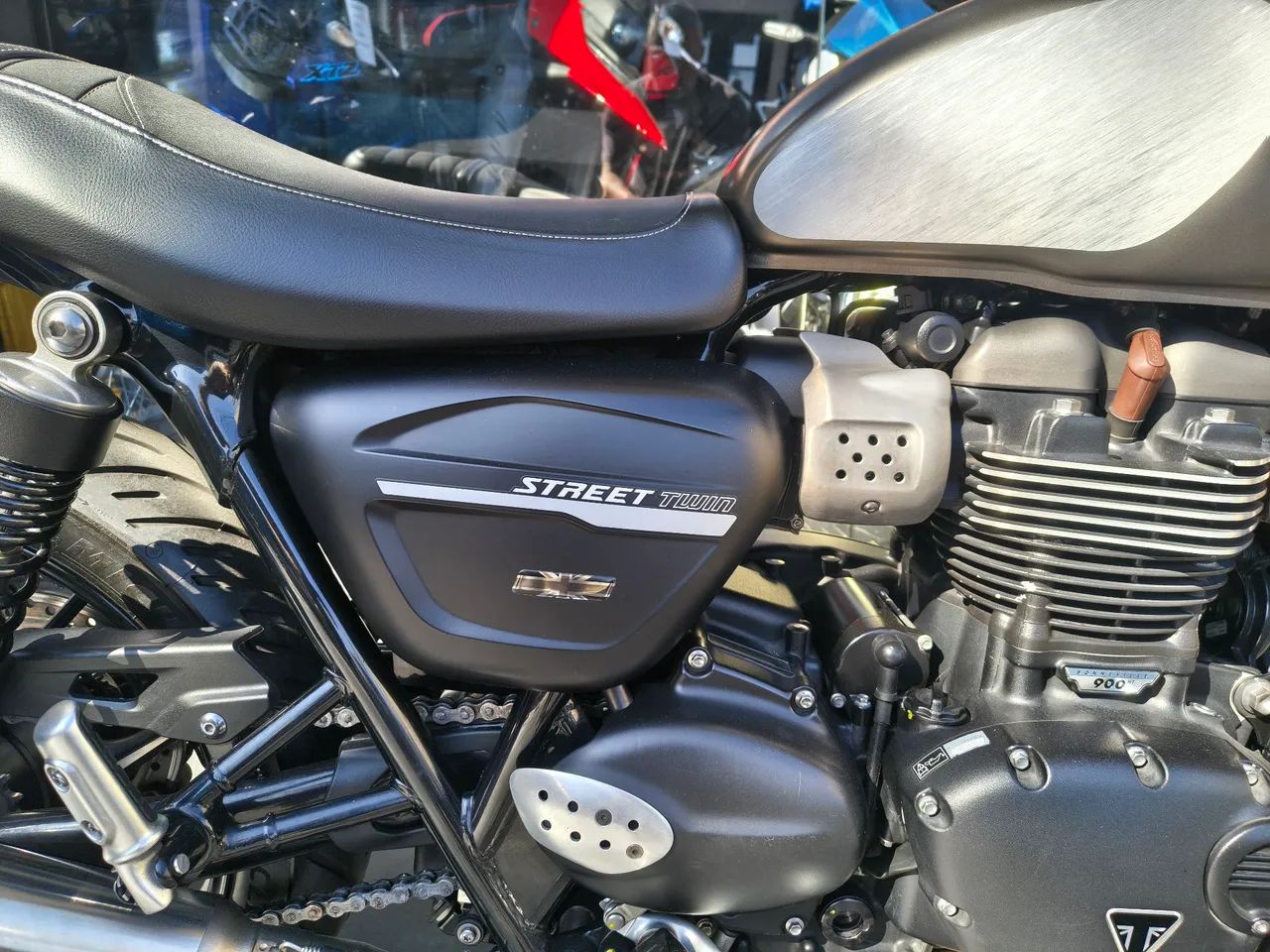 triumph street twin 900 2020 apenas 34.000 km - Foto 12