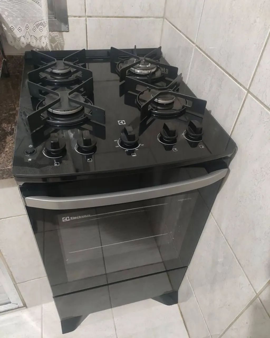 Stove for BRL 200.00, available immediately
