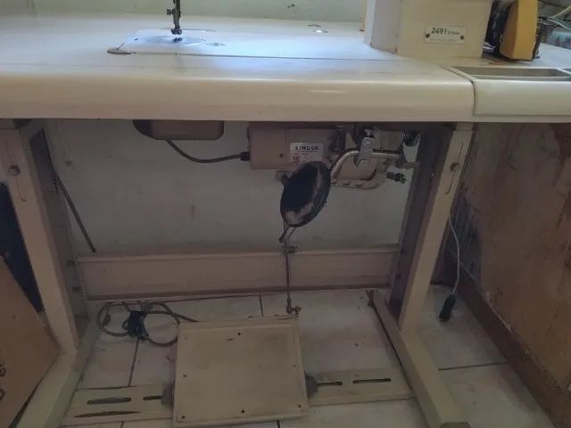 Maquina de costura Singer Industrial - Foto 3