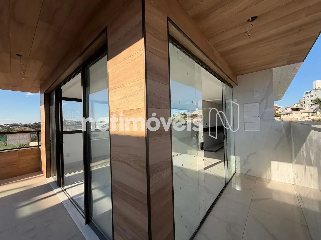 Cobertura de 4 quartos e 5 vags no Jaraguá! - Foto 4