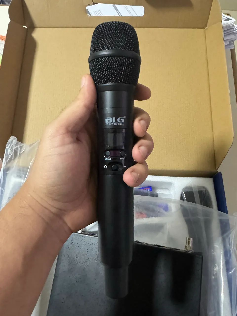 Microfone Sem fio BLG UF - 999 com talkback - Foto 3