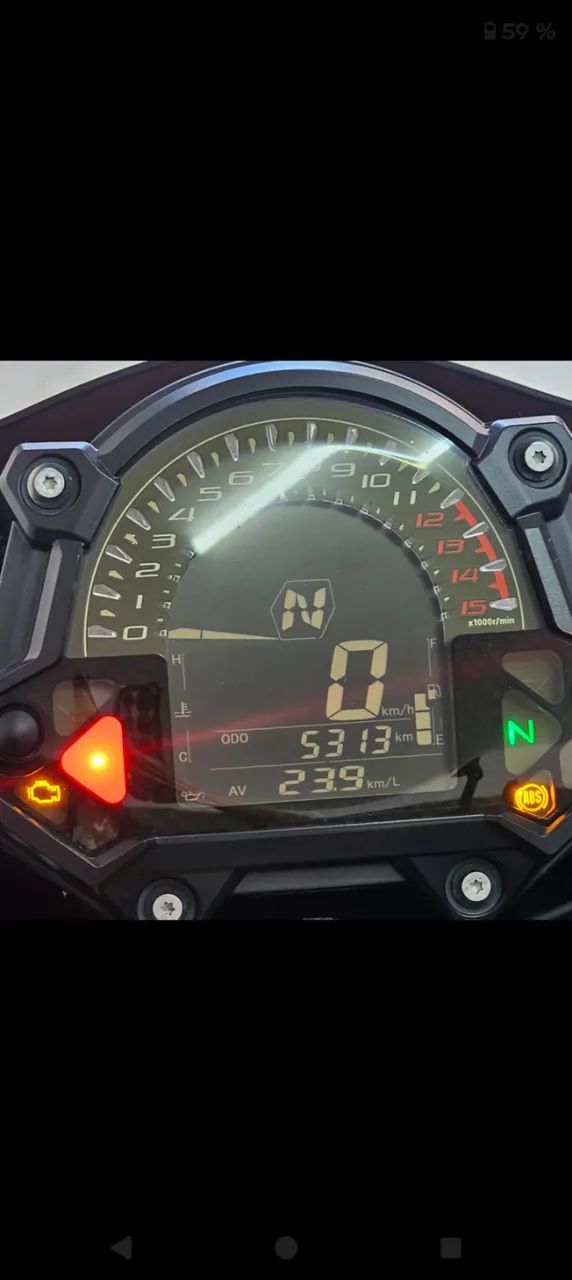 Kawasaki Z400 como nova!