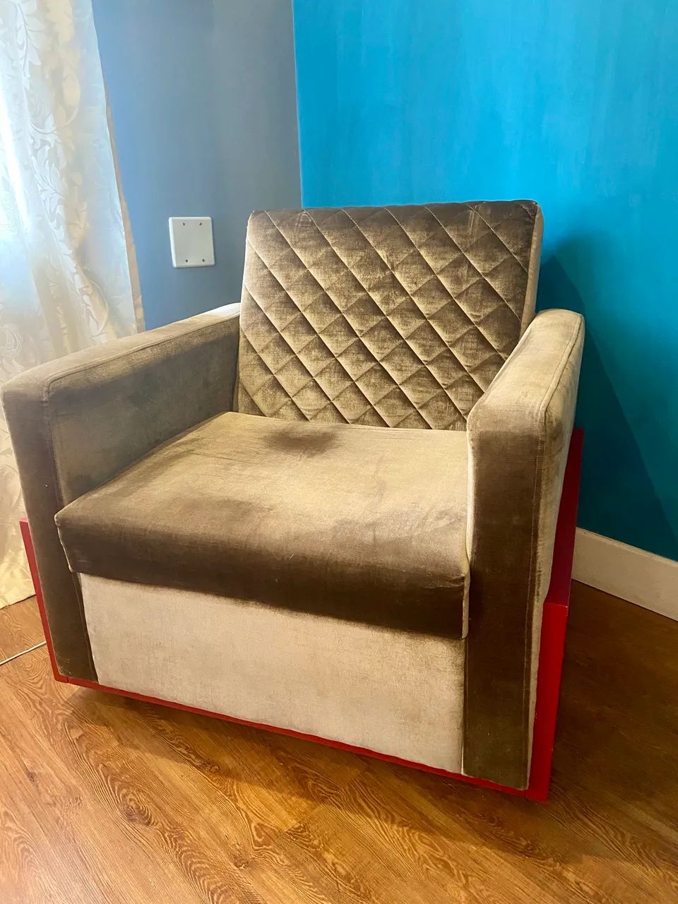 Poltrona confortável e moderna - Foto 5