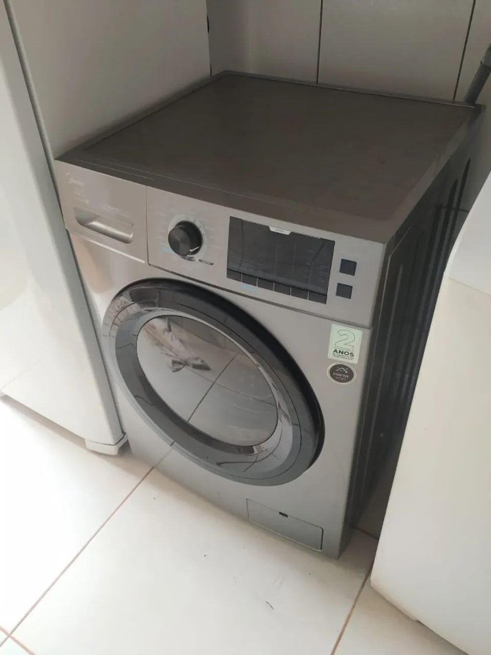 Vendo máquina de lavar e secar Midea 10,5kg quase nova/muito conservada valor: R$ 3.000,00 - Foto 2