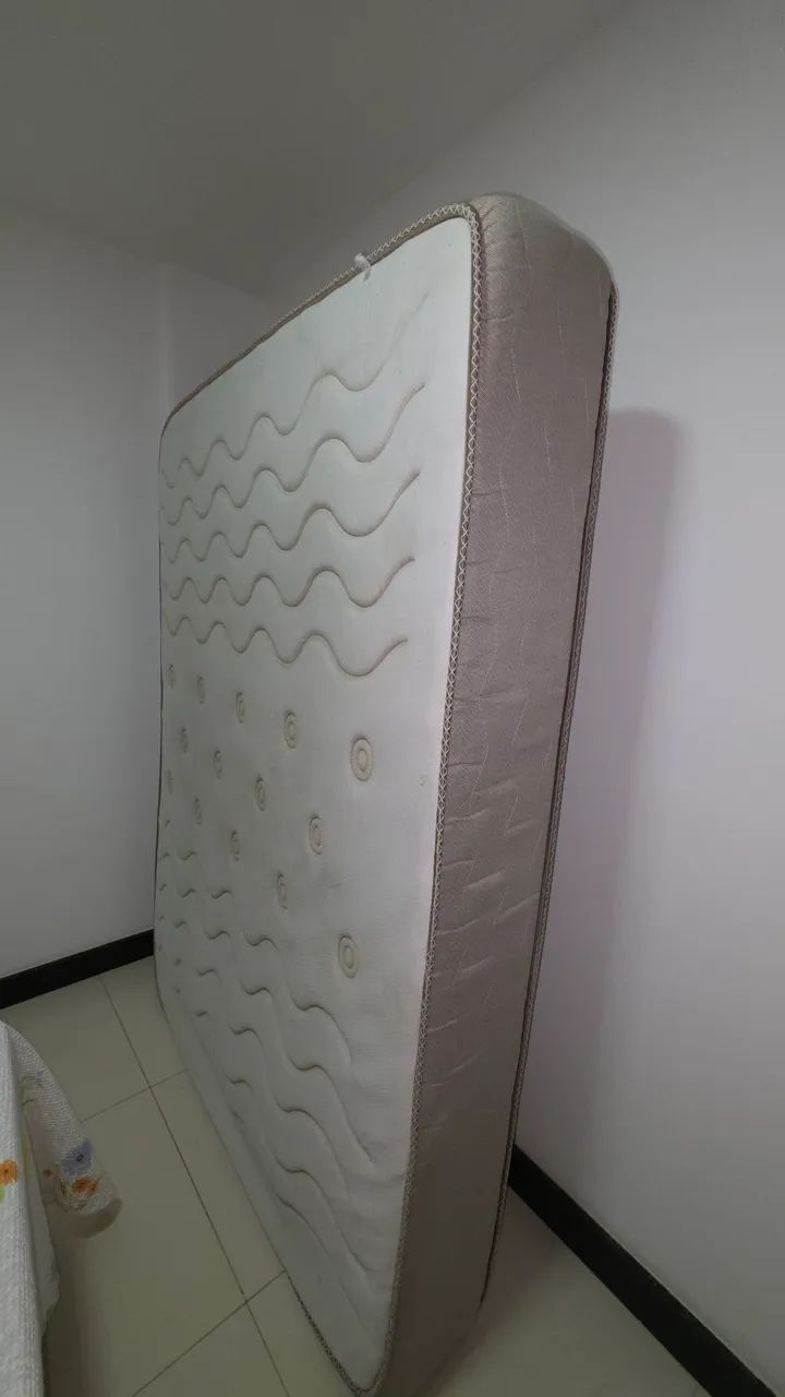 Vendo Cama box de casal + colchões - Foto 5
